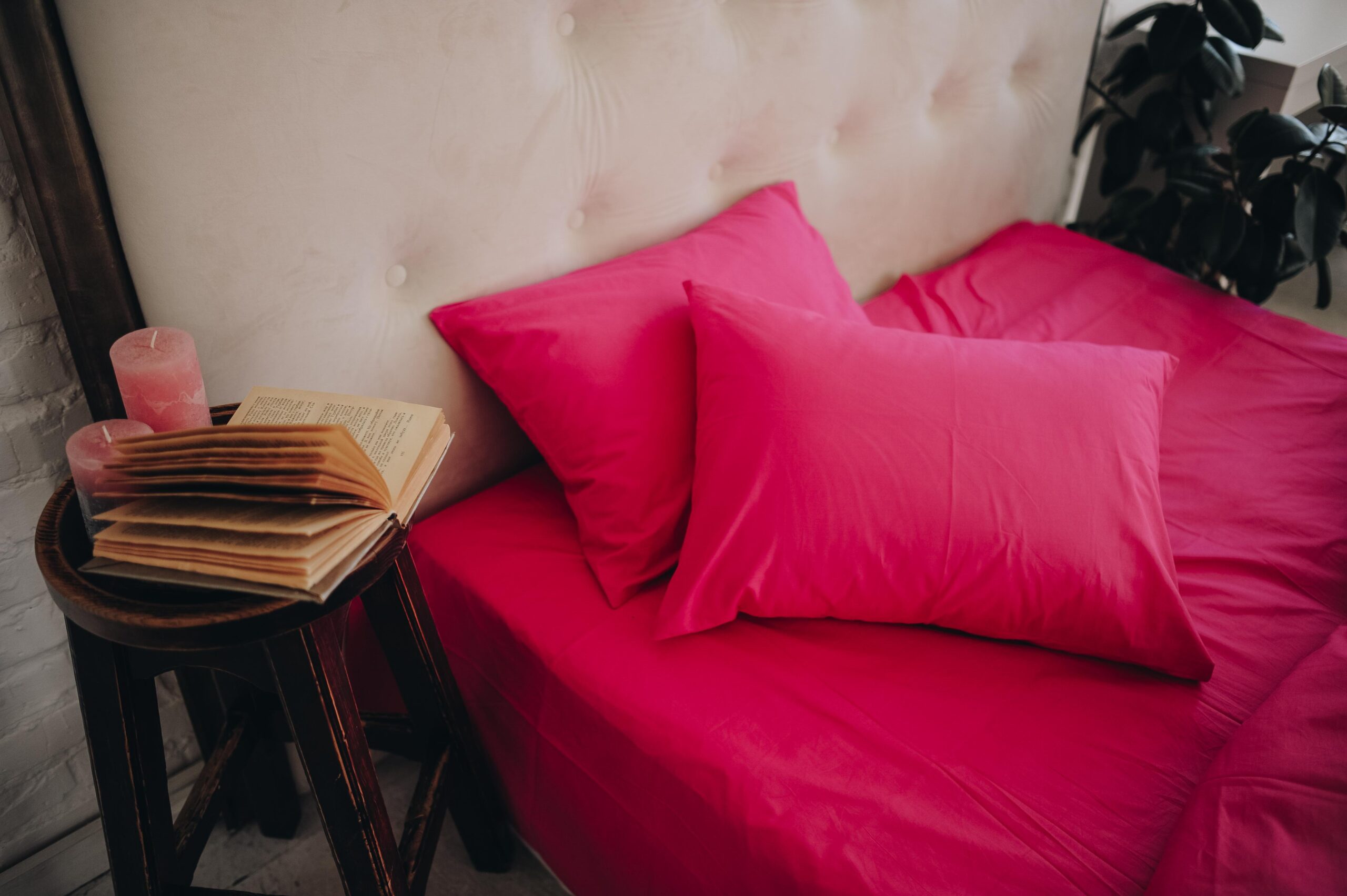 Matt poplin plain bedding (Raspberry shade)