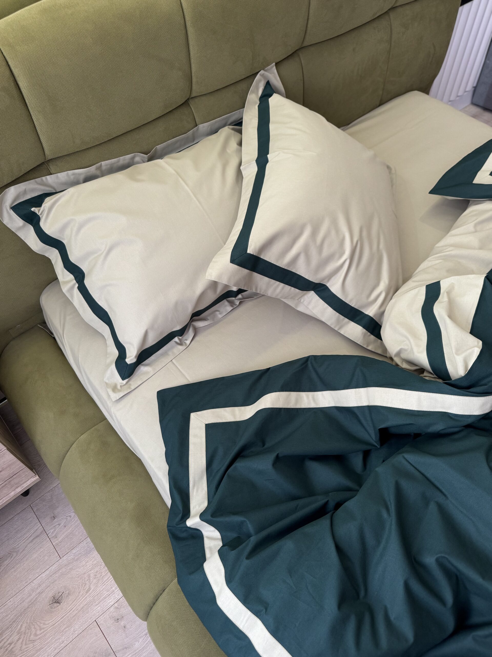 Matte Premium poplin bedding (Emerald in combination with beige + wide stripes)