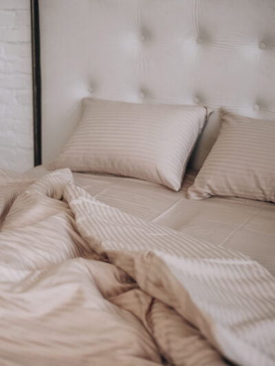 Striped satin plain bedding (Beige shade)