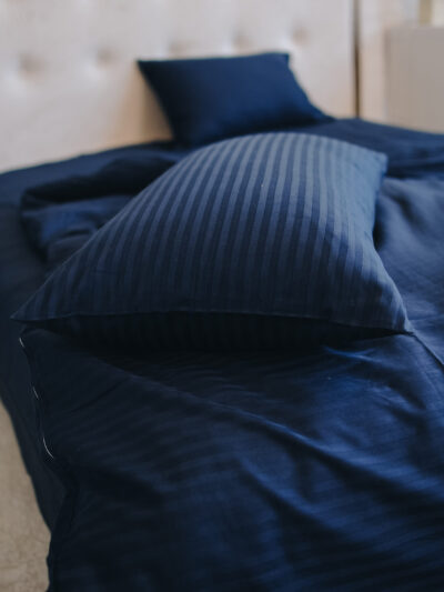 Striped satin plain bedding (Dark blue shade)